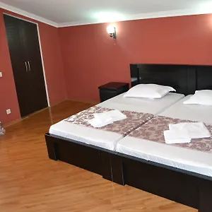 Хостел Your House In, Тбилиси